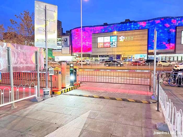 商业广场智能道闸