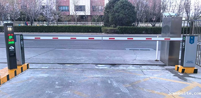 某街道采用 “ jqwebsite ” 车牌识别系统