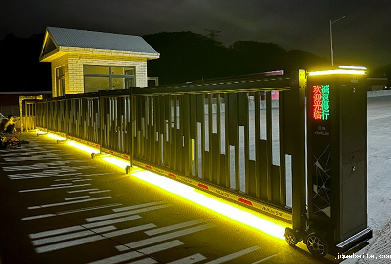 某厂区采用 “ jqwebsite ”方格款段滑门