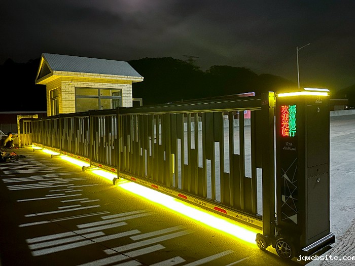 某厂区采用 “ jqwebsite ” 方格款段滑门